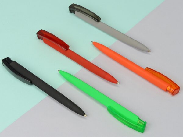 Ручка пластиковая шариковая трехгранная «Trinity K transparent Gum» soft-touch 2