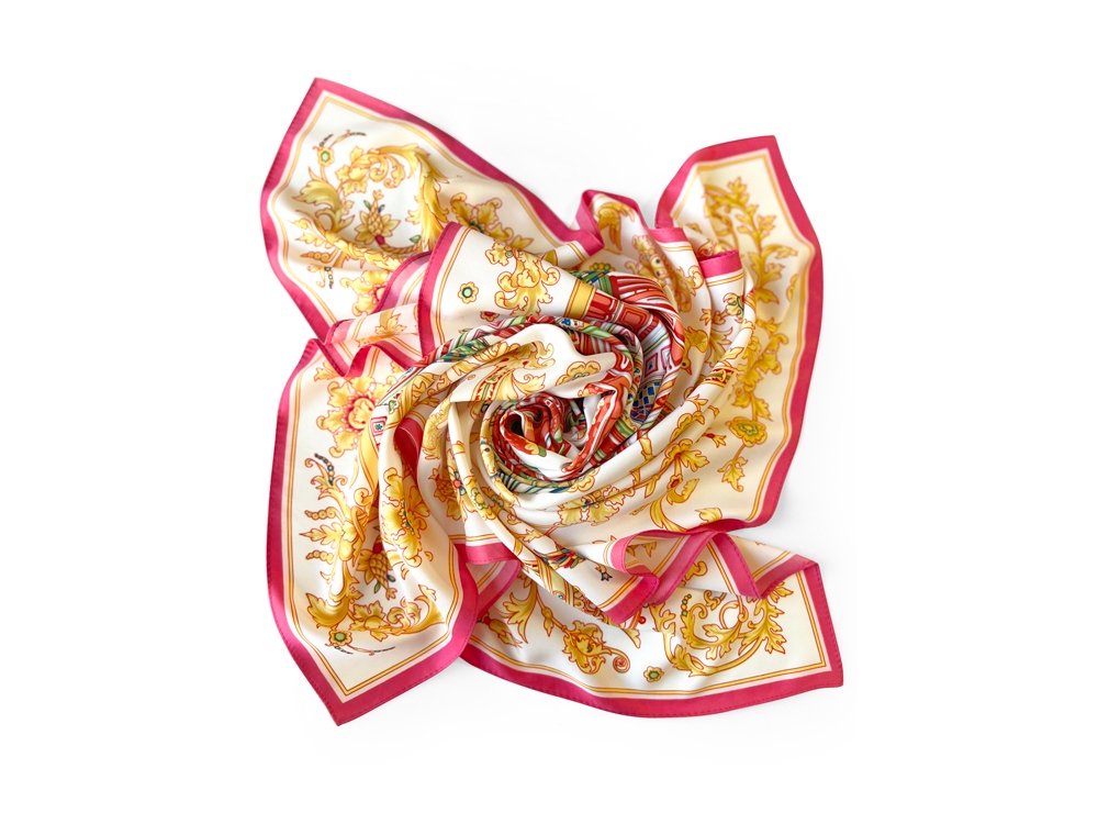 4cadb56b5577cb88.jpg Платок «Собор Василия Блаженного» 3